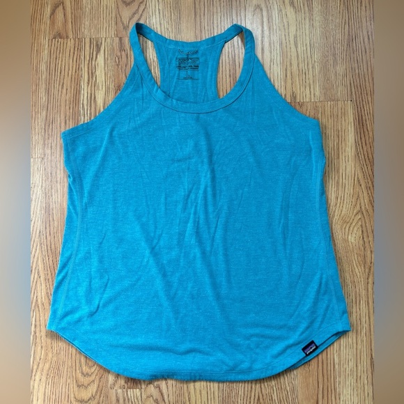 Patagonia Tops - Patagonia capilene cool tank L